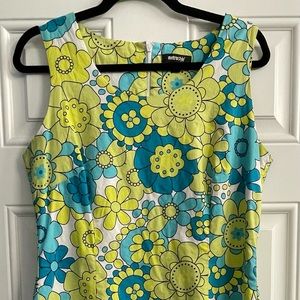 Retro flower patterned dress